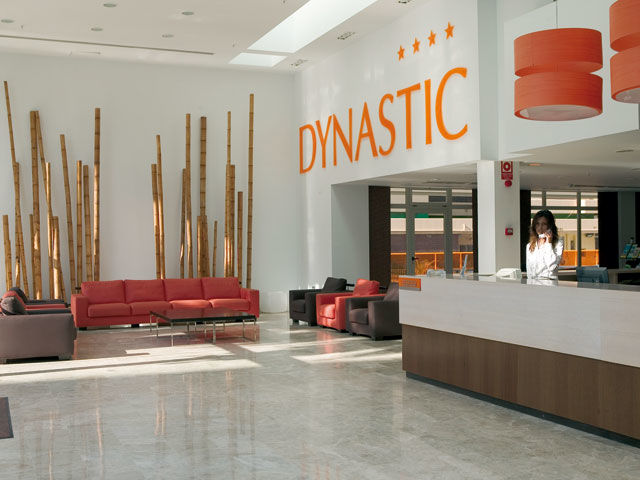 & Dynastic 4*